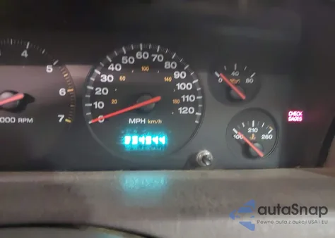 2000 Jeep Grand Cherokee Laredo from USA, damaged, VIN 1J4GW48S1YC277710